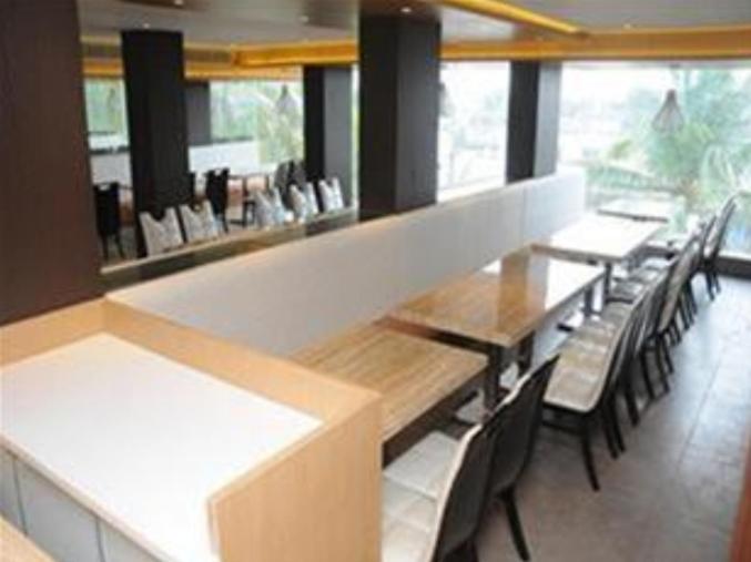Ankleshwar Royal Inn מראה חיצוני תמונה