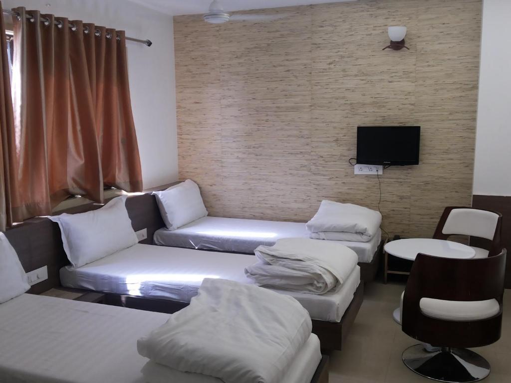 Ankleshwar Royal Inn מראה חיצוני תמונה