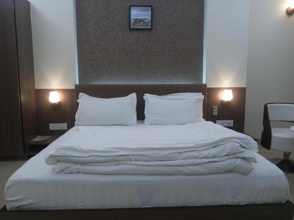 Ankleshwar Royal Inn חדר תמונה