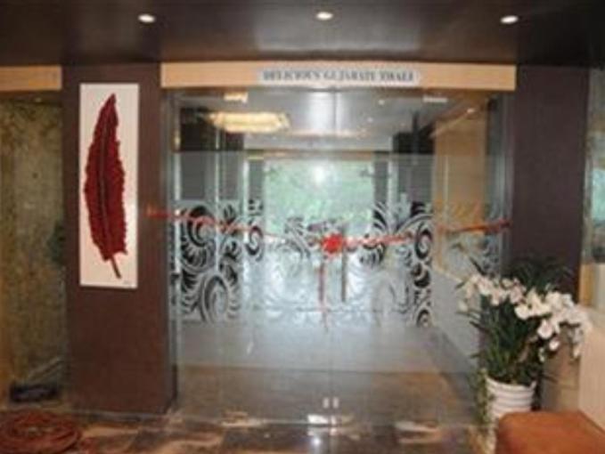 Ankleshwar Royal Inn מראה חיצוני תמונה