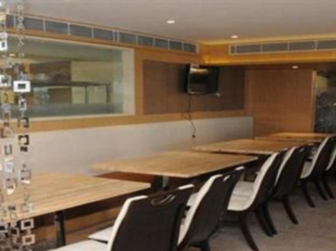 Ankleshwar Royal Inn מראה חיצוני תמונה
