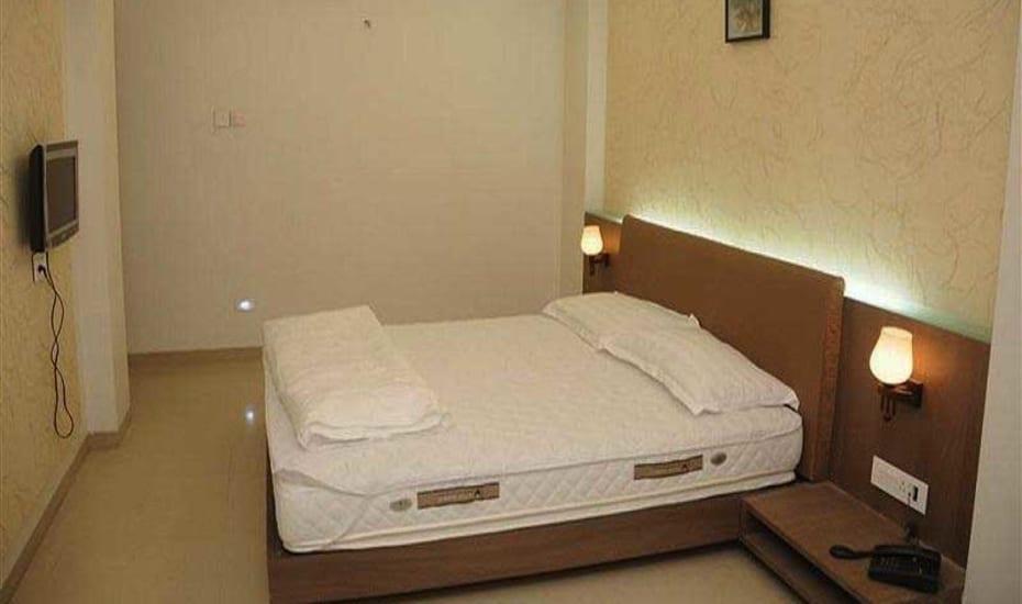 Ankleshwar Royal Inn מראה חיצוני תמונה